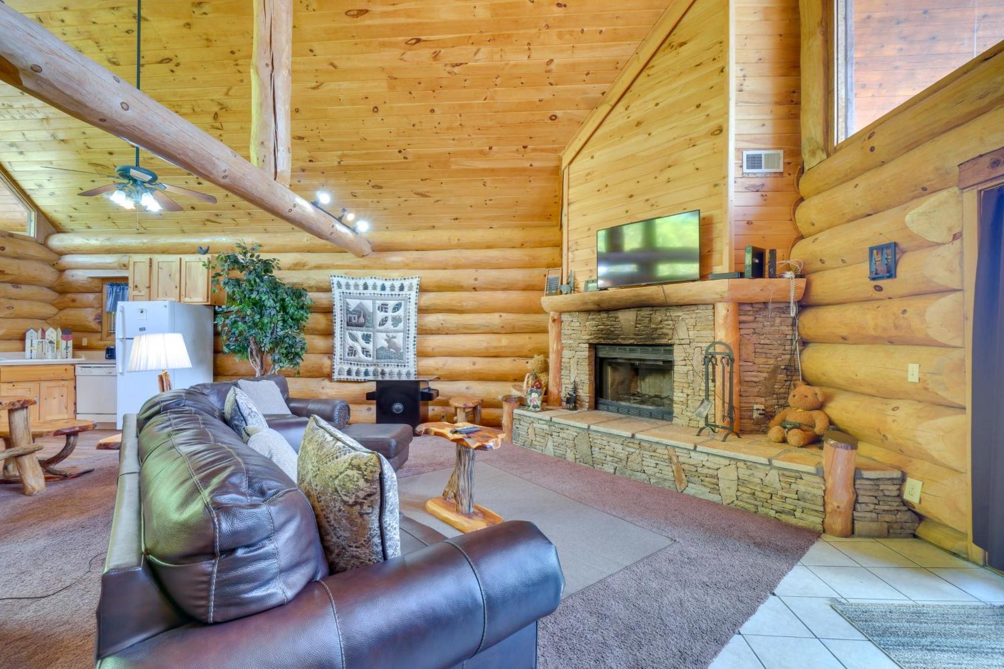 Gatlinburg Cabin With Hot Tub About 11 Miles To Downtown Luaran gambar