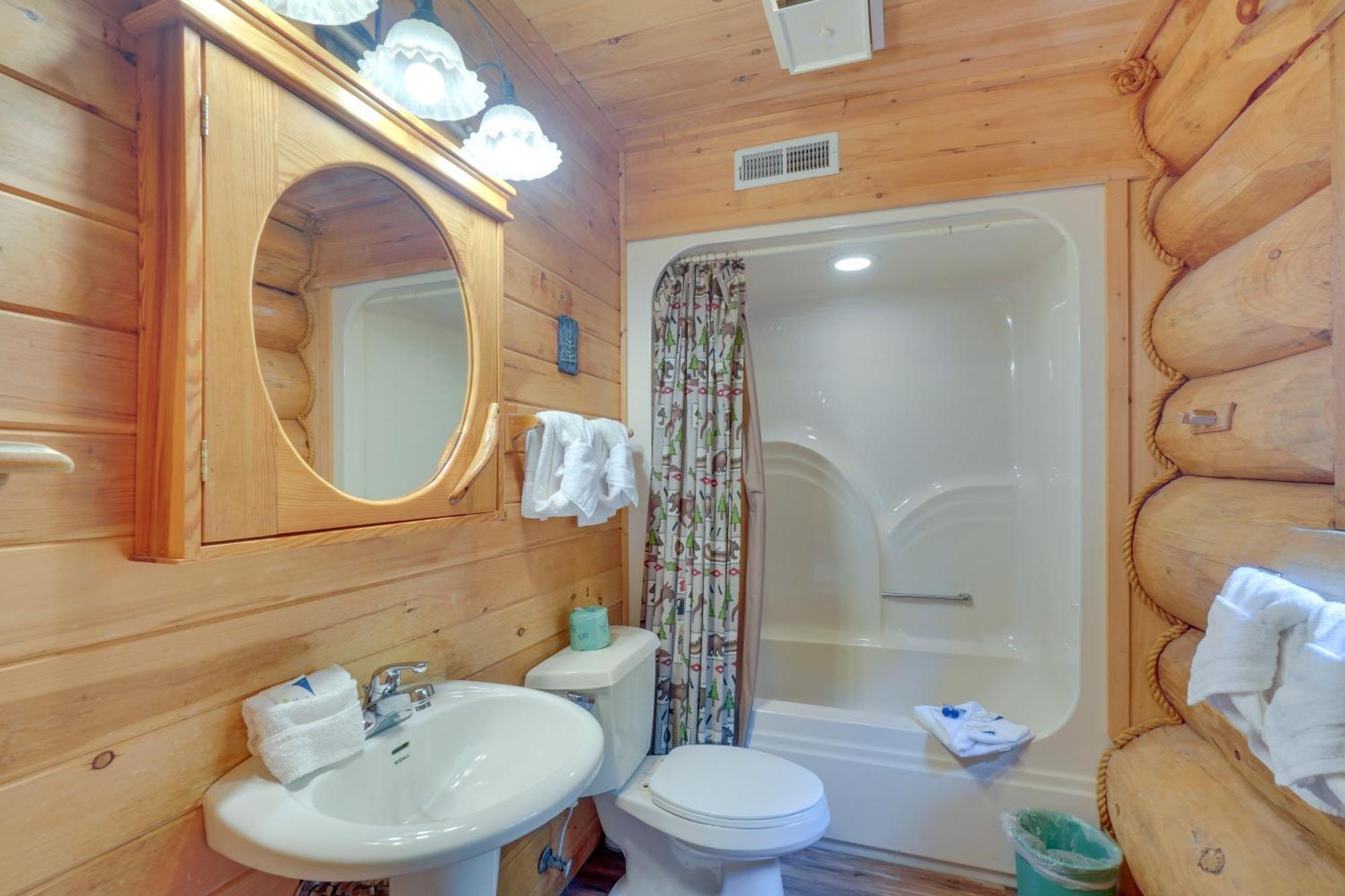 Gatlinburg Cabin With Hot Tub About 11 Miles To Downtown Luaran gambar